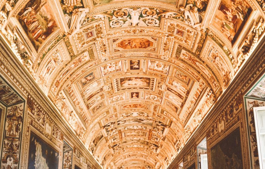 Guided Tour of Vatican Museums, Sistine Chapel and Basilica of San Pedro 11.00h